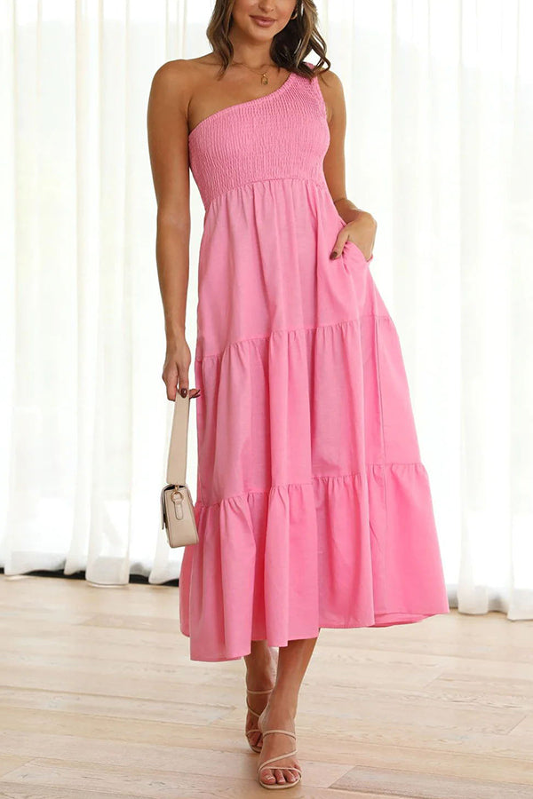 LB | Simply Charmed Smocked One-Shoulder Staggered Midi Dress z kieszeniami