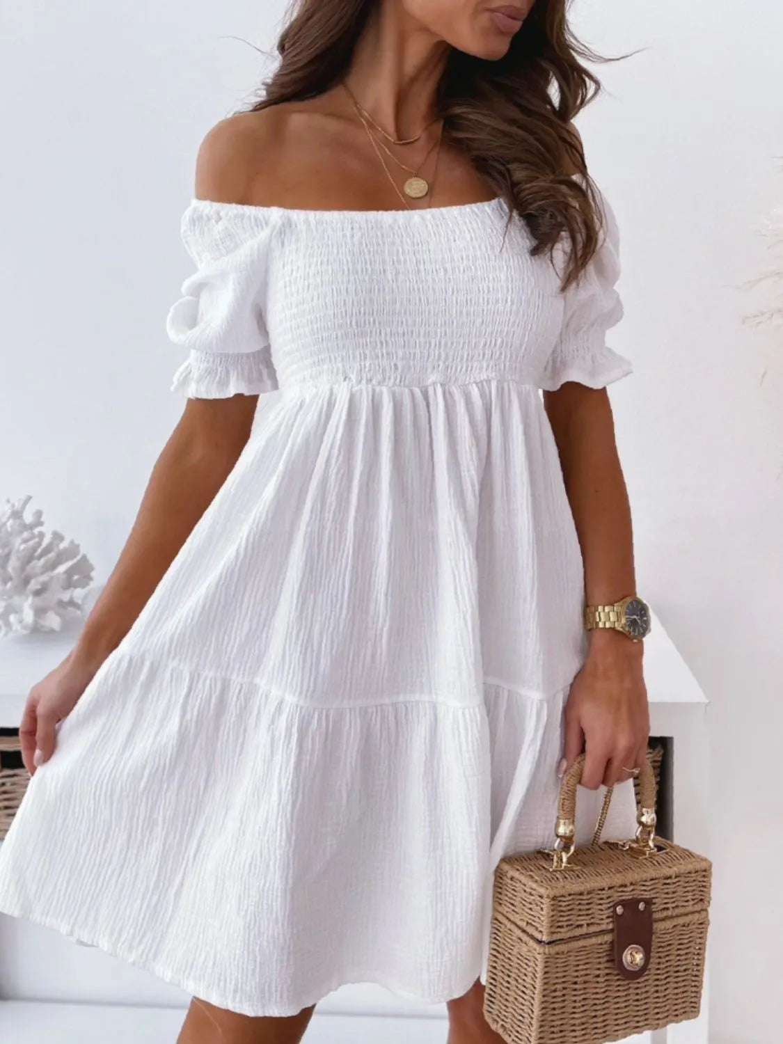 LB | Smocked sukienka mini z odkrytymi ramionami