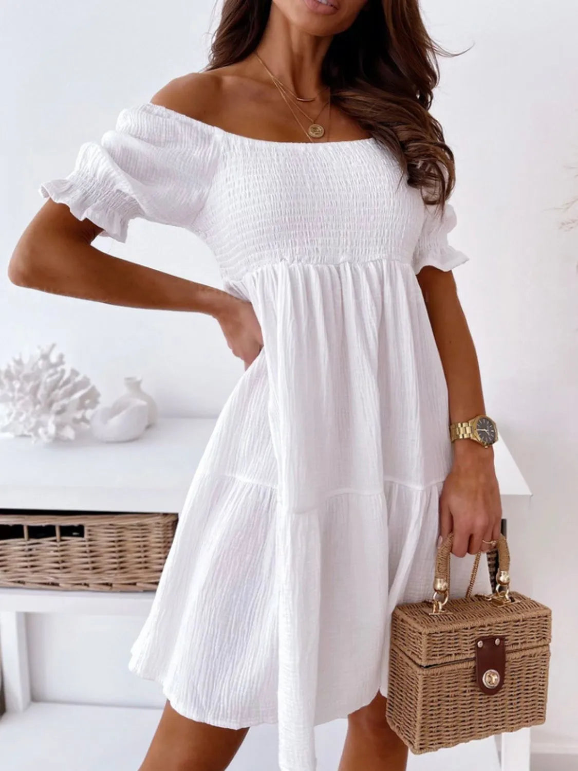 LB | Smocked sukienka mini z odkrytymi ramionami