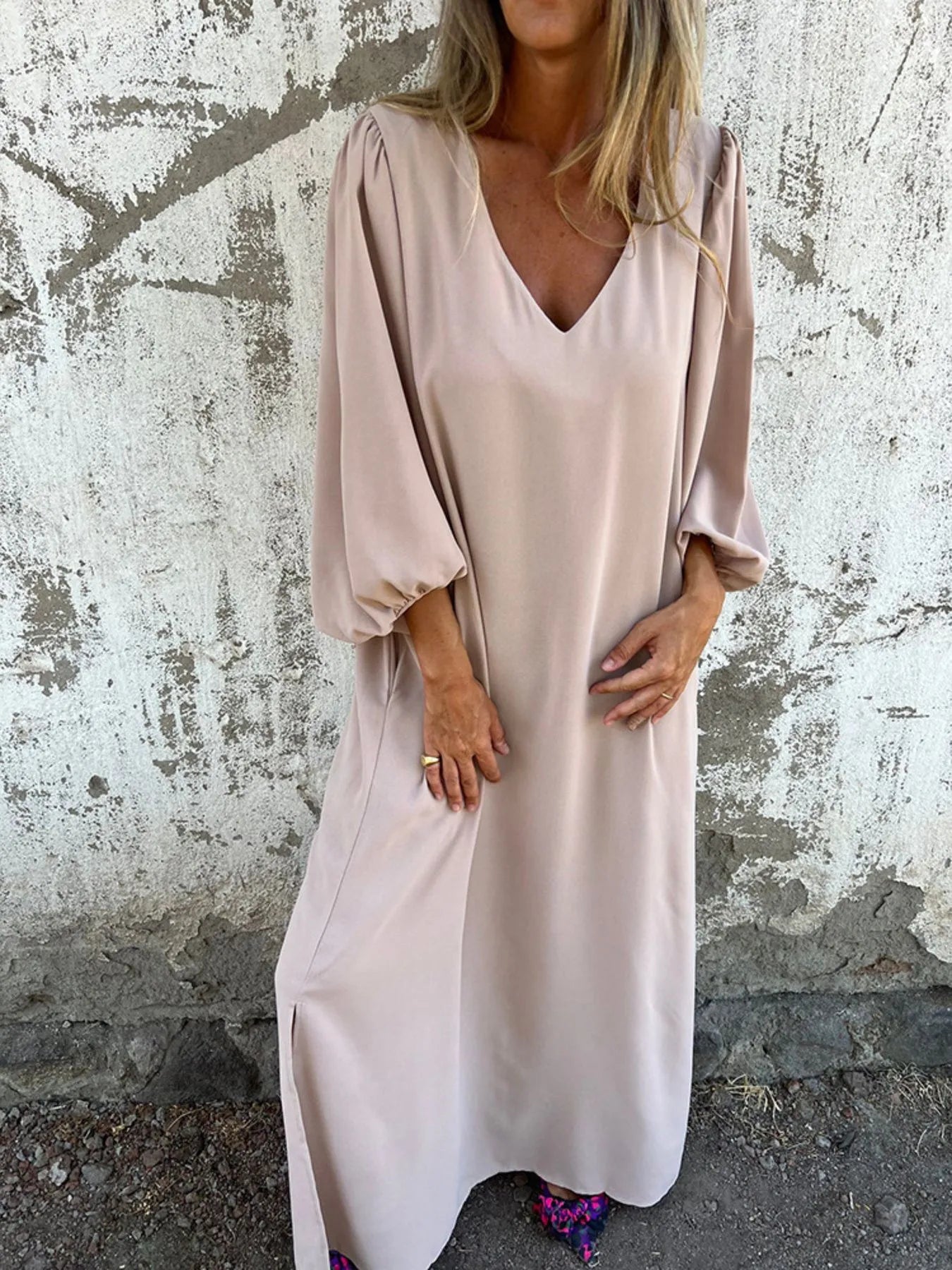 LB | Full Size Sukienka midi z rozcięciem pod szyją i balonowym rękawem Plus Size