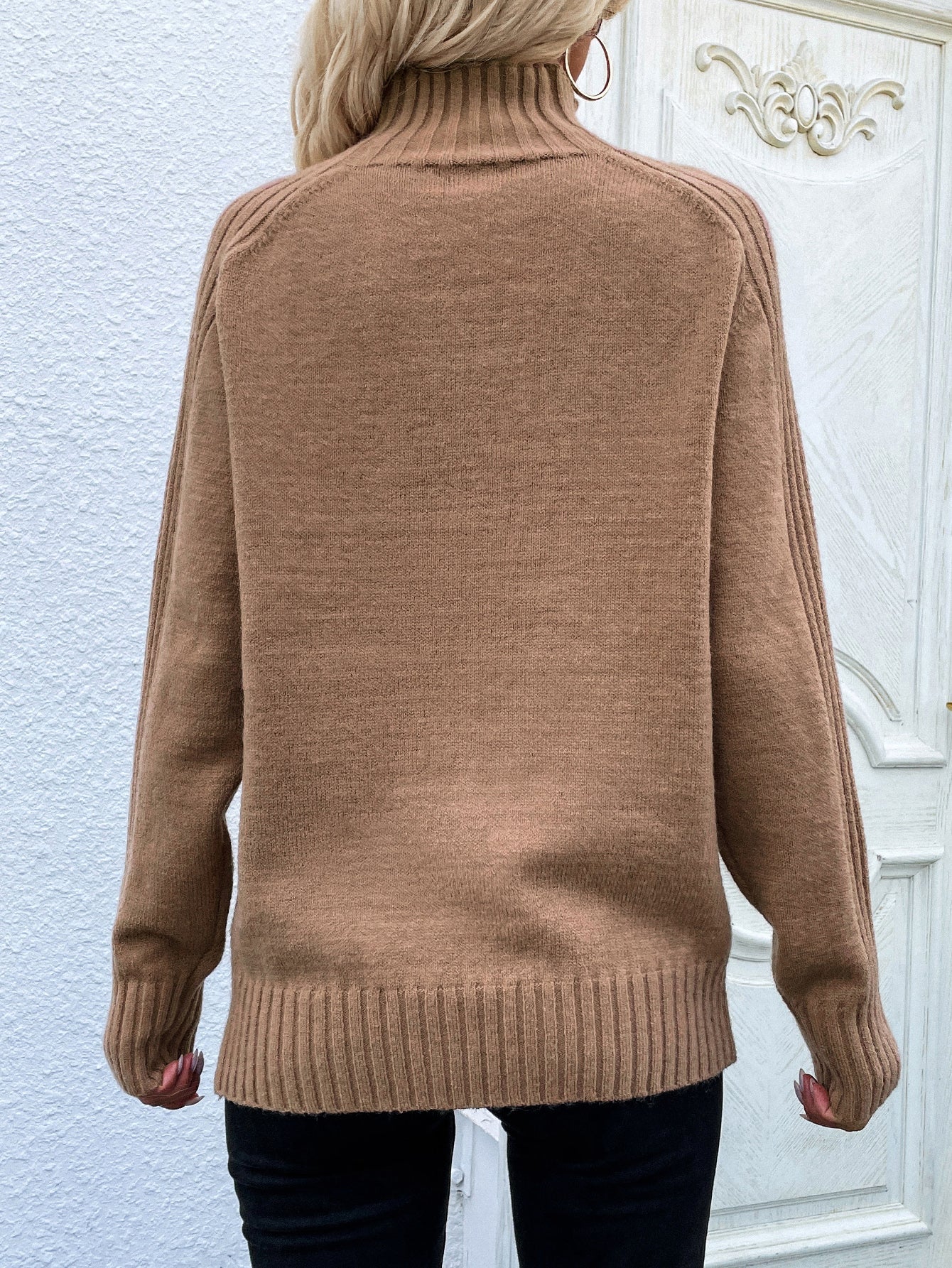 LB | Nieskomplikowany i modny sweter