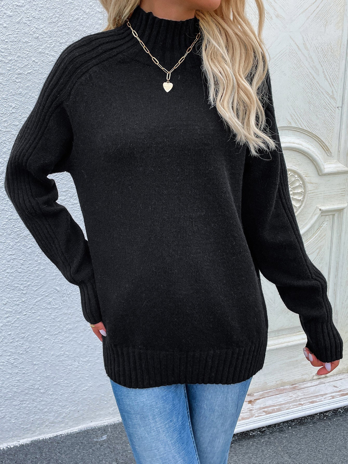 LB | Nieskomplikowany i modny sweter