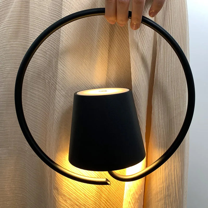 PlushLumina - Przenośna lampa wisząca