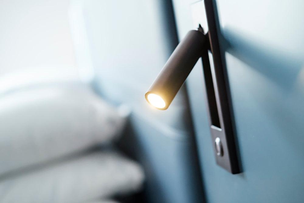 NicheGlow | Wpuszczana lampa ścienna na stolik nocny