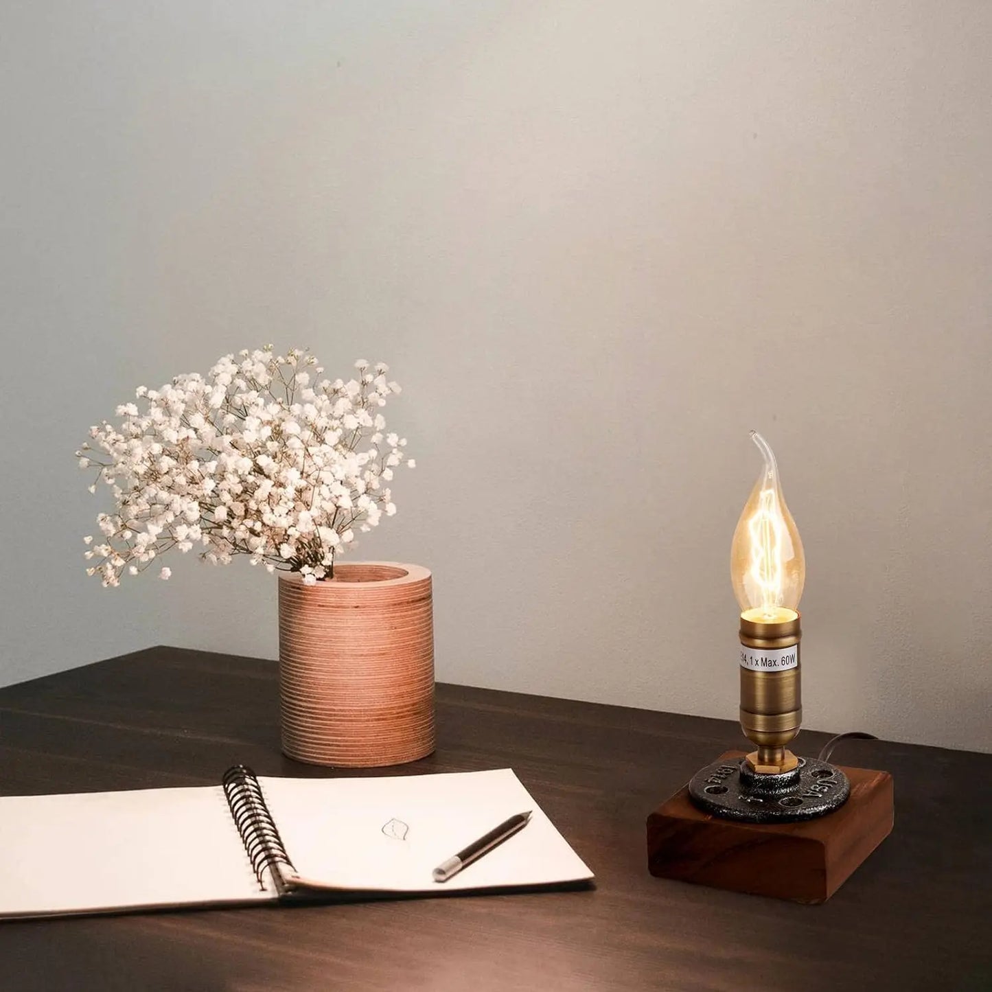 Woodlight - drewniana lampa stołowa