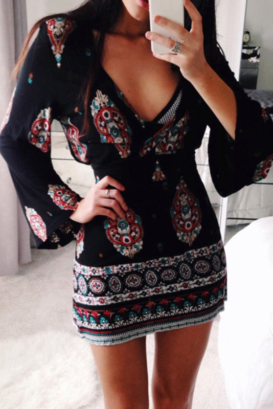 LB | Sukienka mini boho czarny nadruk z długim rękawem
