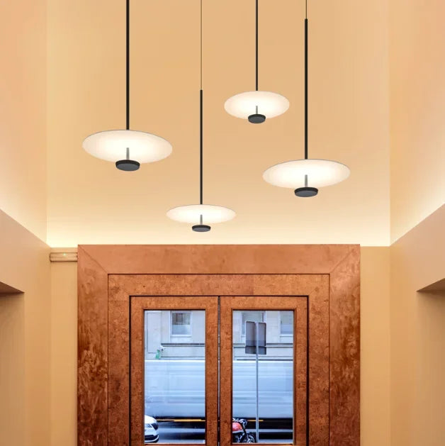 ChicCurve - Minimalistyczna lampa wisząca z pierścieniem