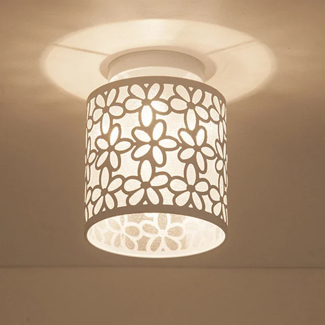 RadiantPetals - Lampa z kwiatowym nadrukiem
