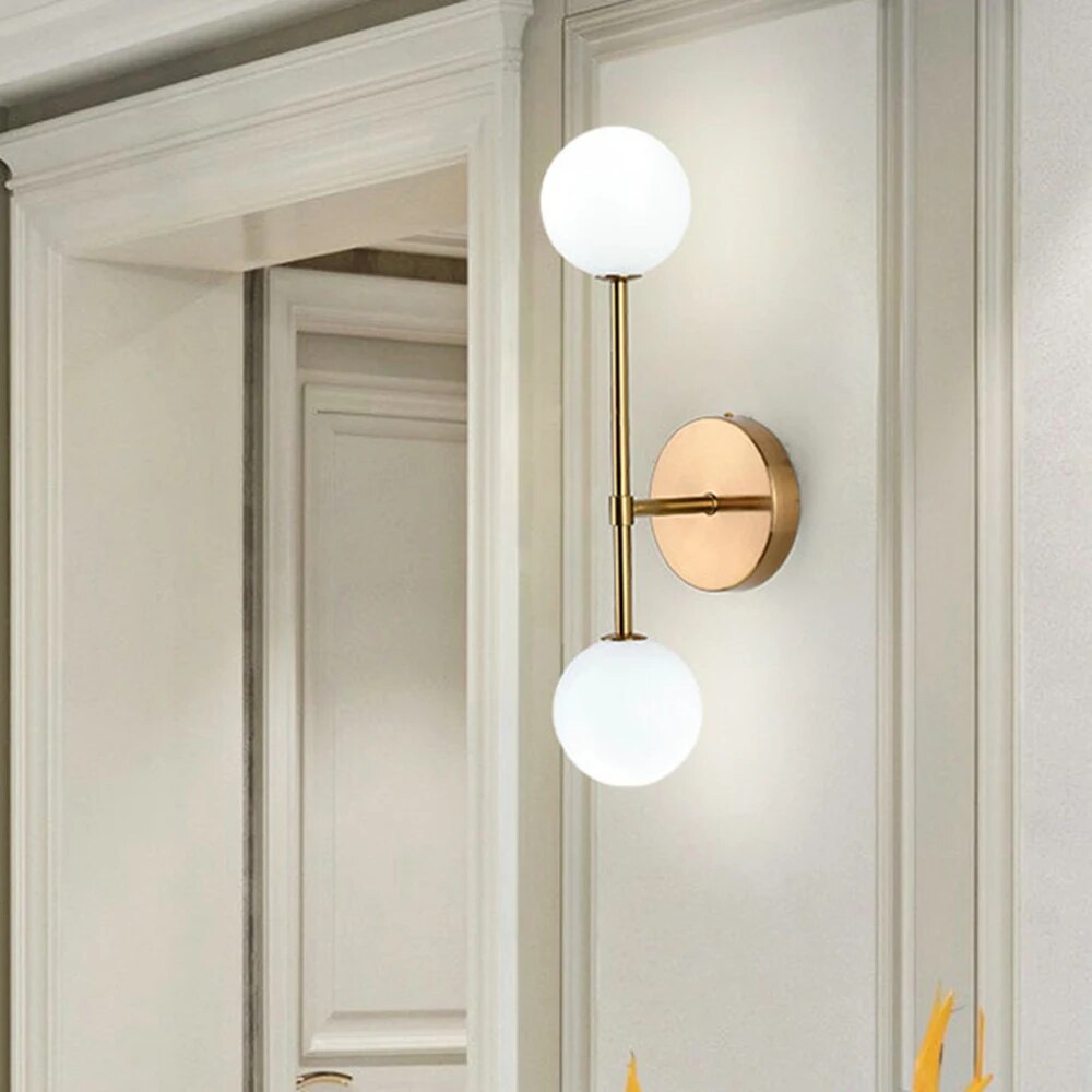 LuminousCrystal - Lampa ścienna LED Bal z matowego szkła