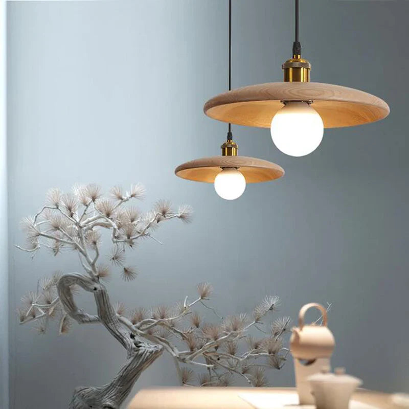 NordicNimbus - nordycka lampa wisząca wykonana z drewna