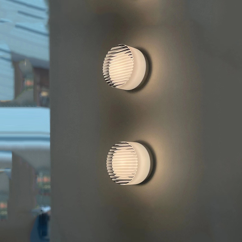 LumaSphere | Elegancka okrągła lampa ścienna