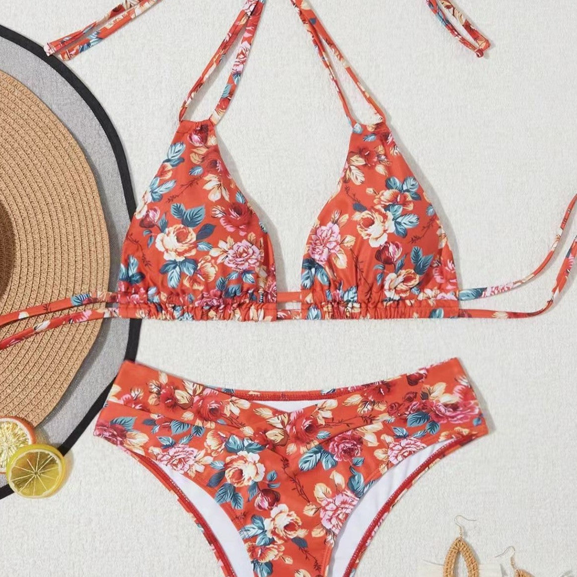 Płynny i fantastyczny Bikini