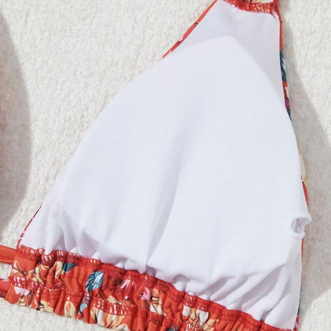 Płynny i fantastyczny Bikini