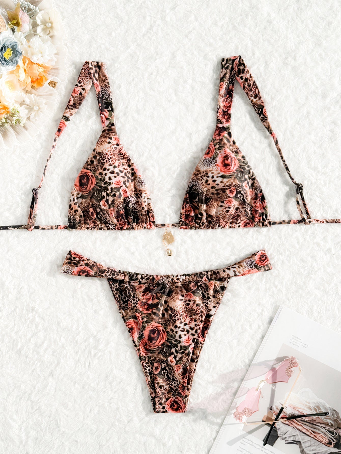 Smukły i nowoczesny Bikini