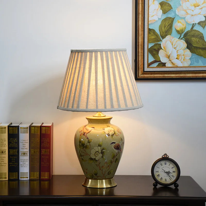 FloralBird | Ceramiczna lampa biurkowa z kwiatowym ptakiem