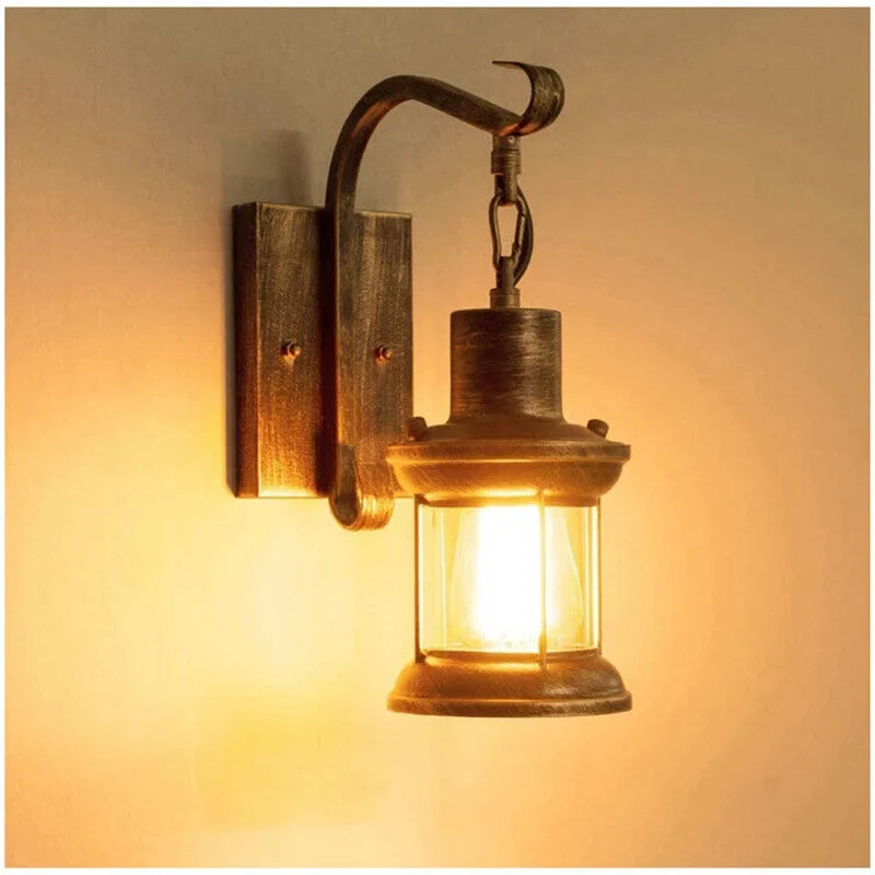 VintageCharm | Antyczna lampa ścienna do loftów i wnętrz