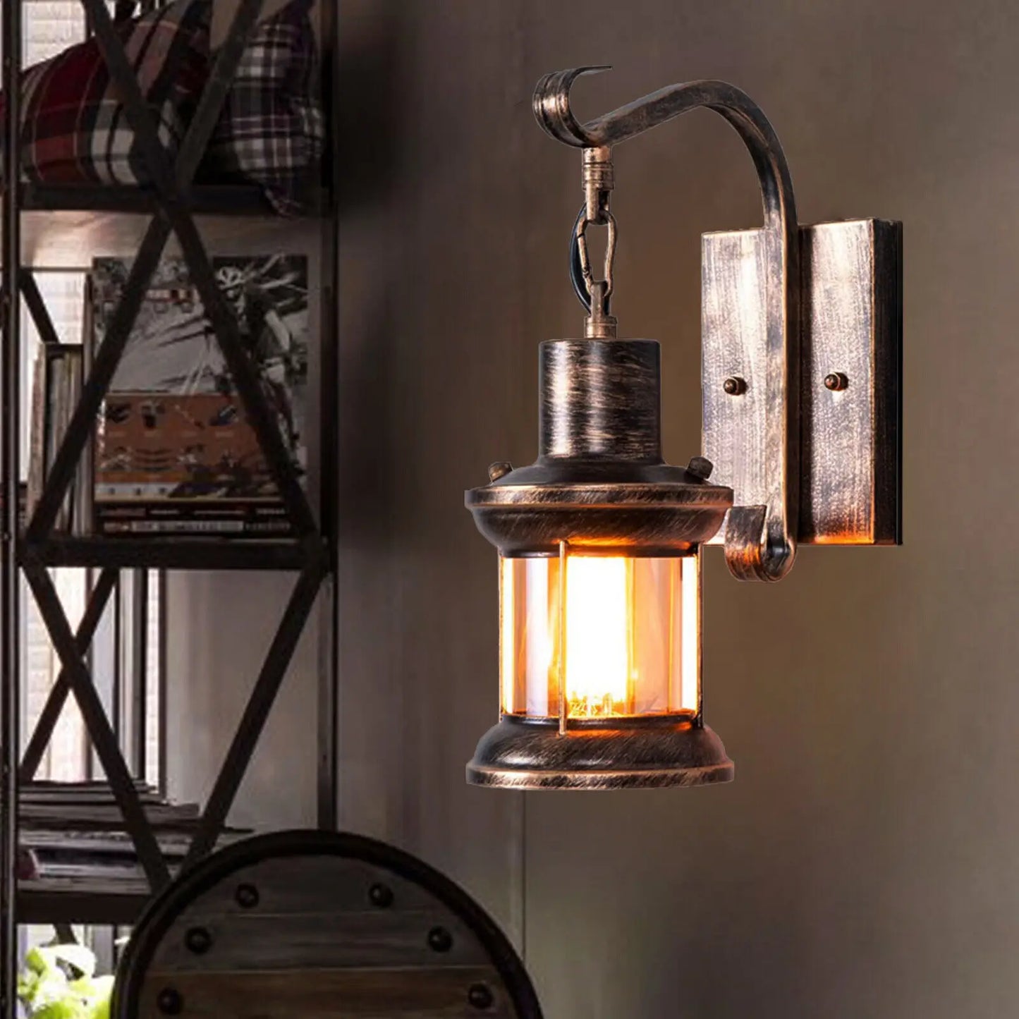 VintageCharm | Antyczna lampa ścienna do loftów i wnętrz