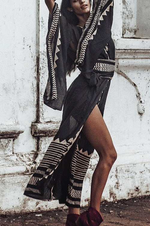 LB | Geometry V-neck batwing maxi dress
