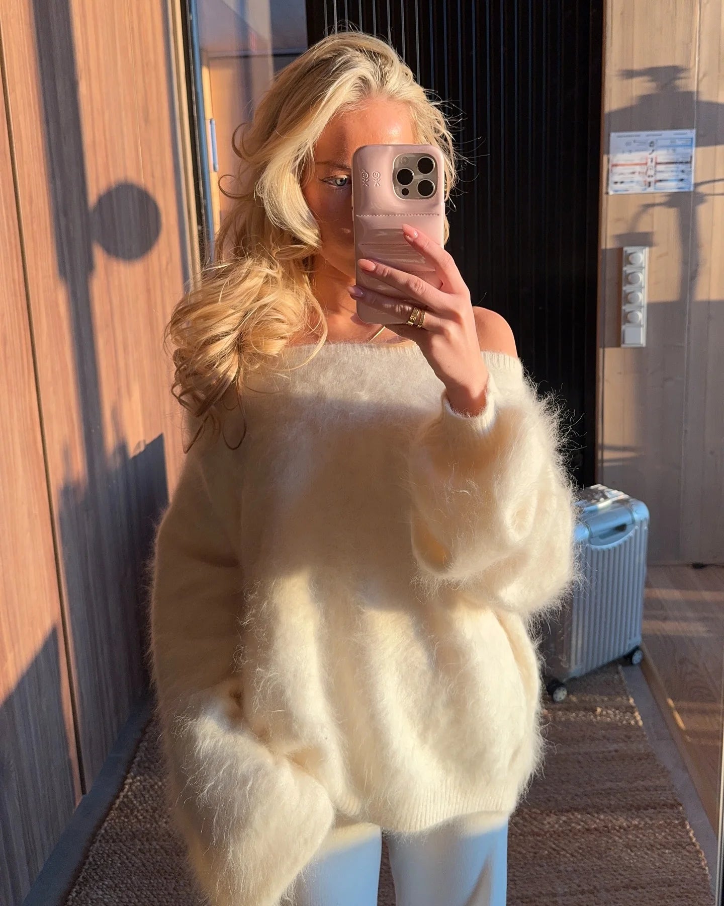 Modny i ponadczasowy Sweter