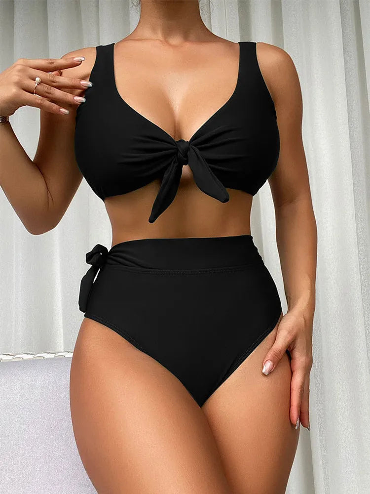Wypolerowany i figlarny Bikini