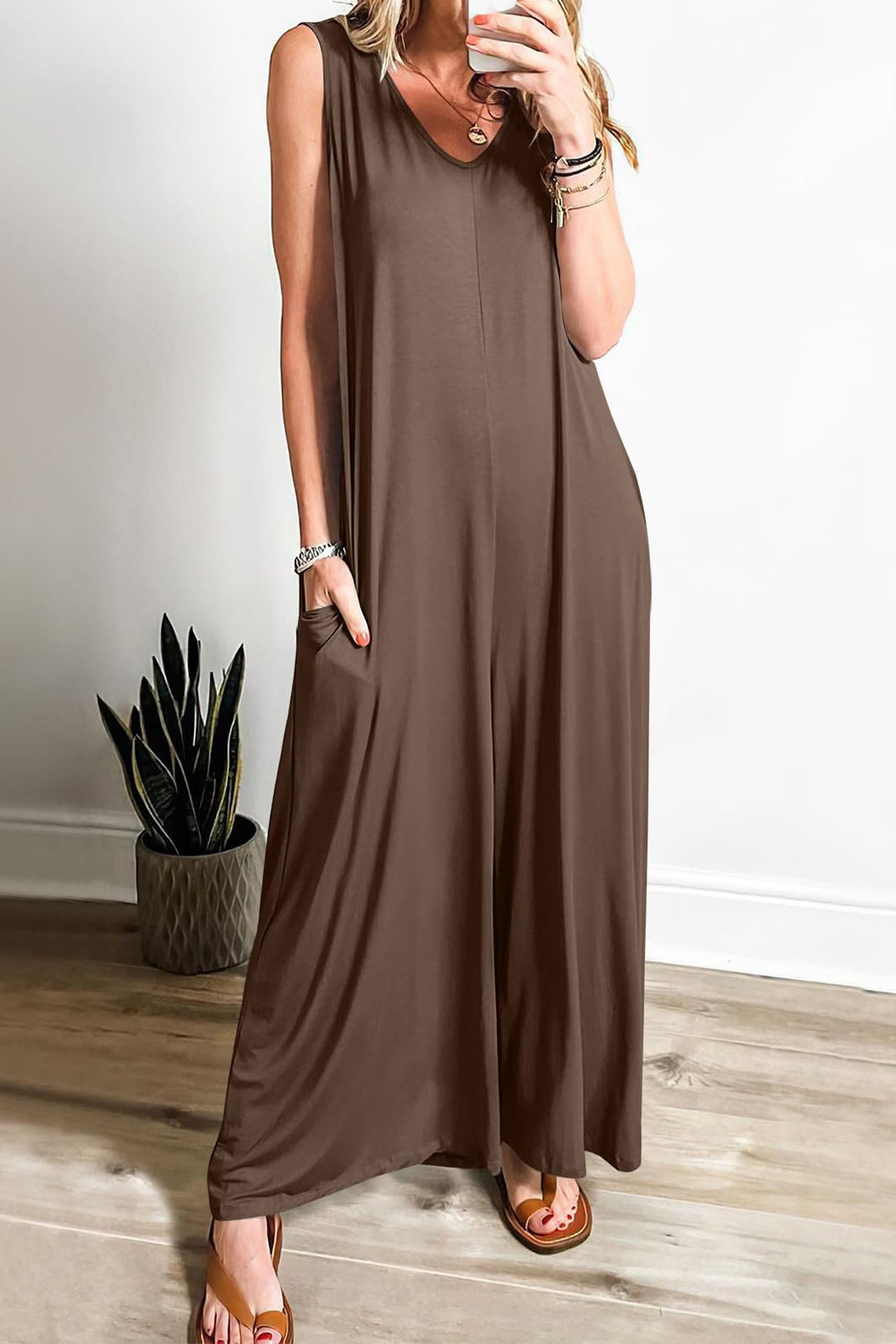 LB | Solidne kombinezony z szerokimi nogawkami i kieszeniami V-neck