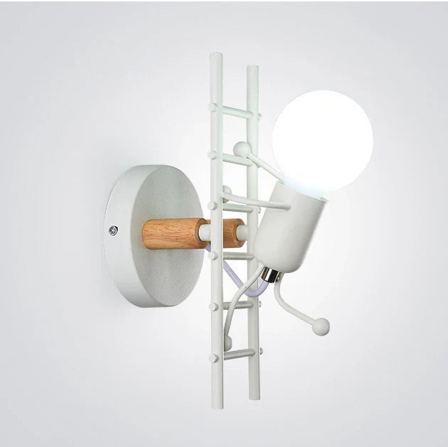 IronBuddy - kreatywna lampa ścienna z robotem