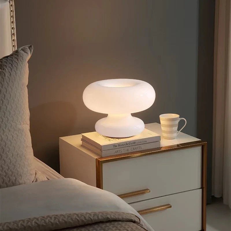 SleekCircle - lampa z białego szkła