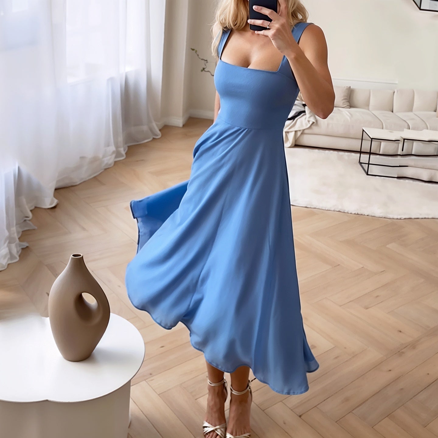 LB | Damska sukienka midi - Slim fit - Kwadratowy dekolt - Rozkloszowany dół