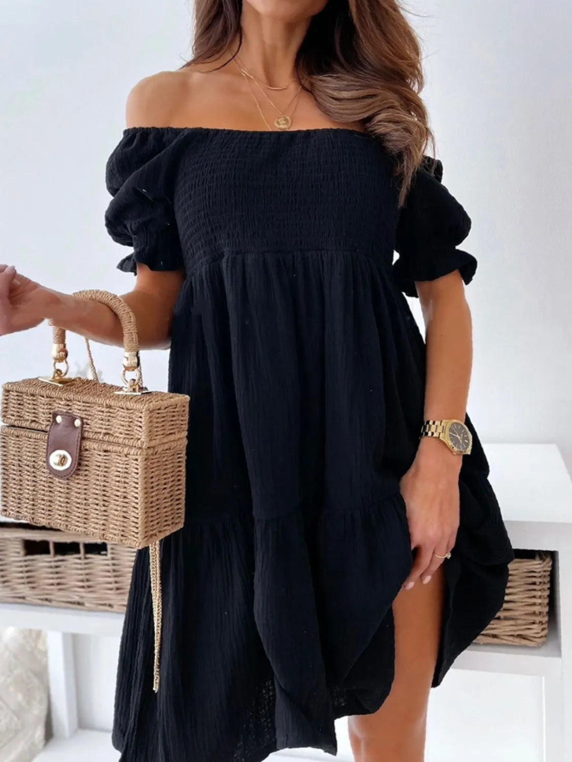 LB | Smocked sukienka mini z odkrytymi ramionami