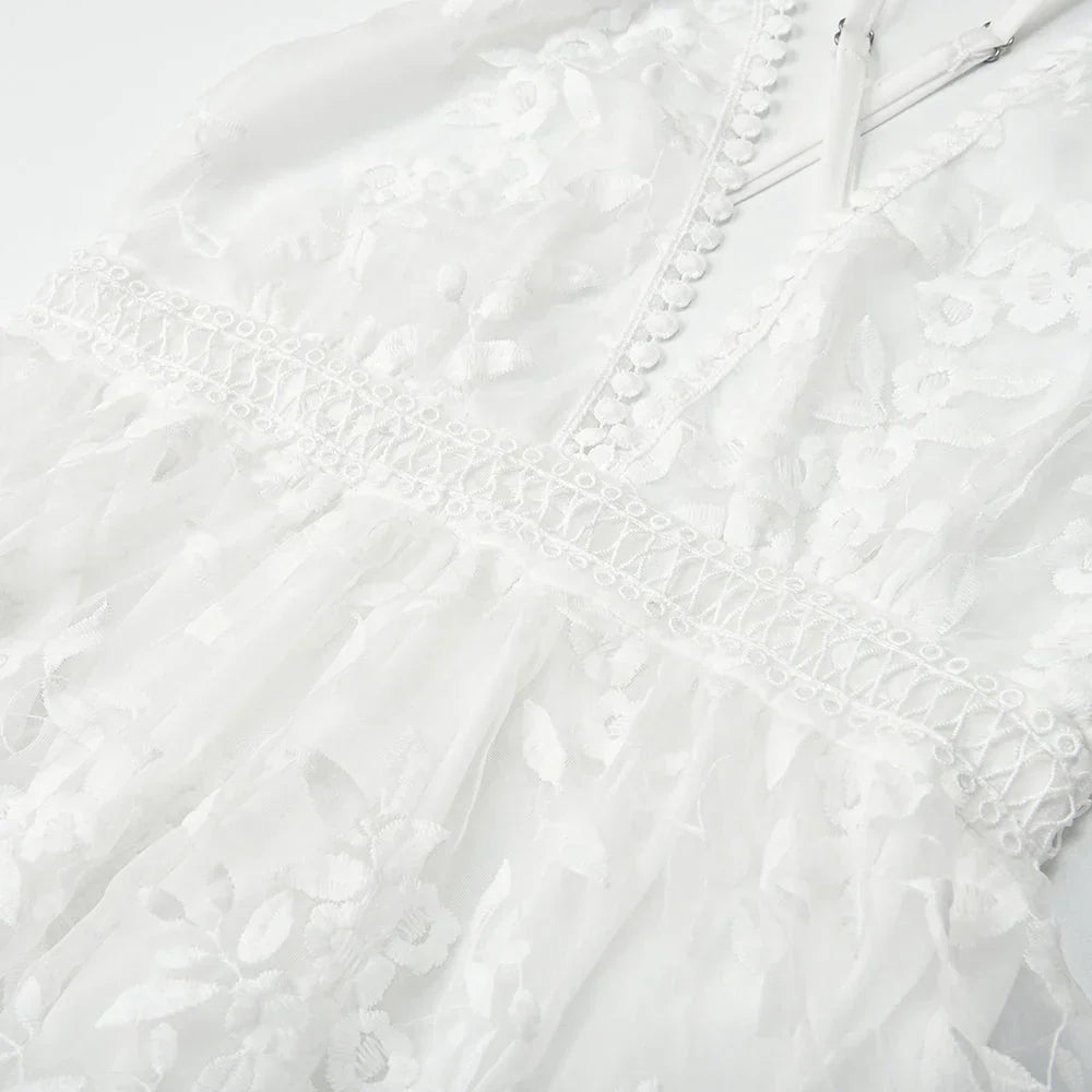 LB | Bellona - Elegancka koronkowa sukienka mini