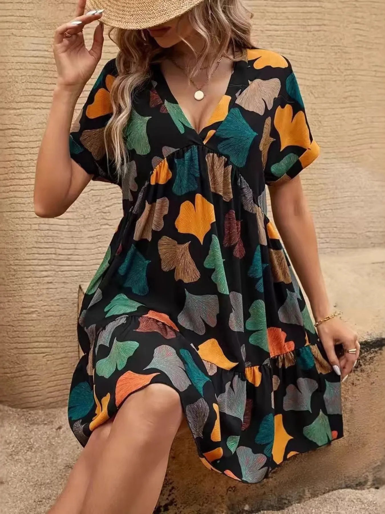 LB | Sukienka mini boho z krótkim rękawem i nadrukiem V-neck