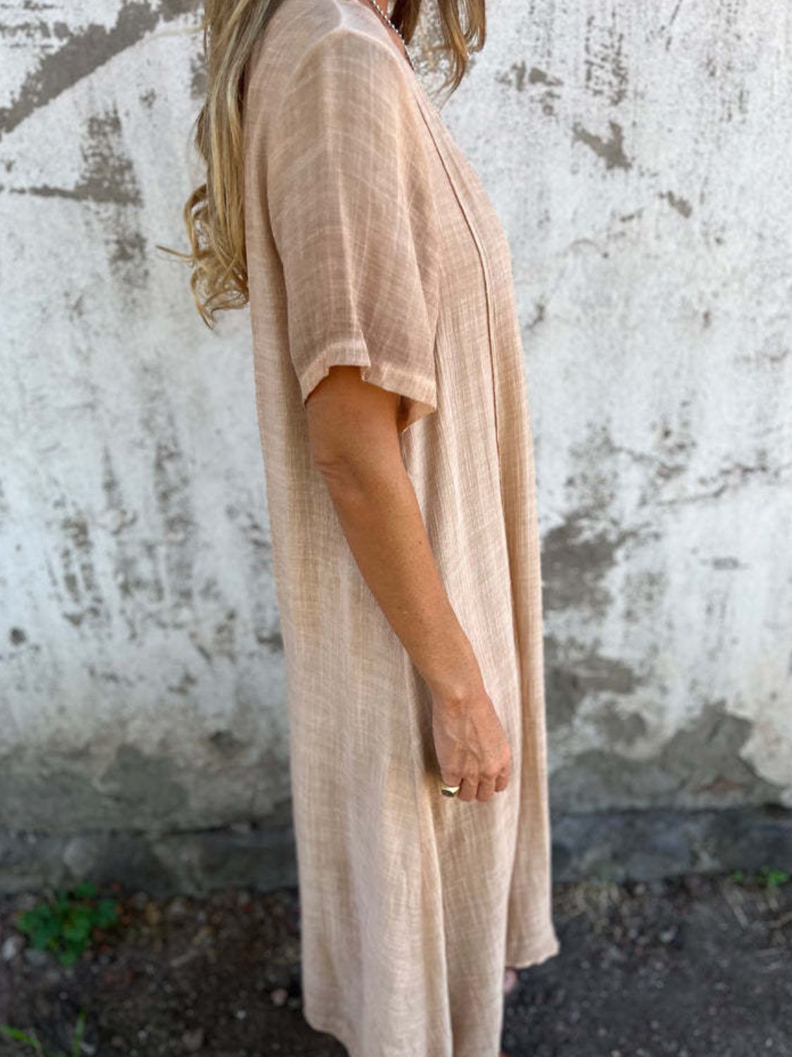 LB | Full Size V-Neck Sukienka midi z krótkim rękawem Plus Size