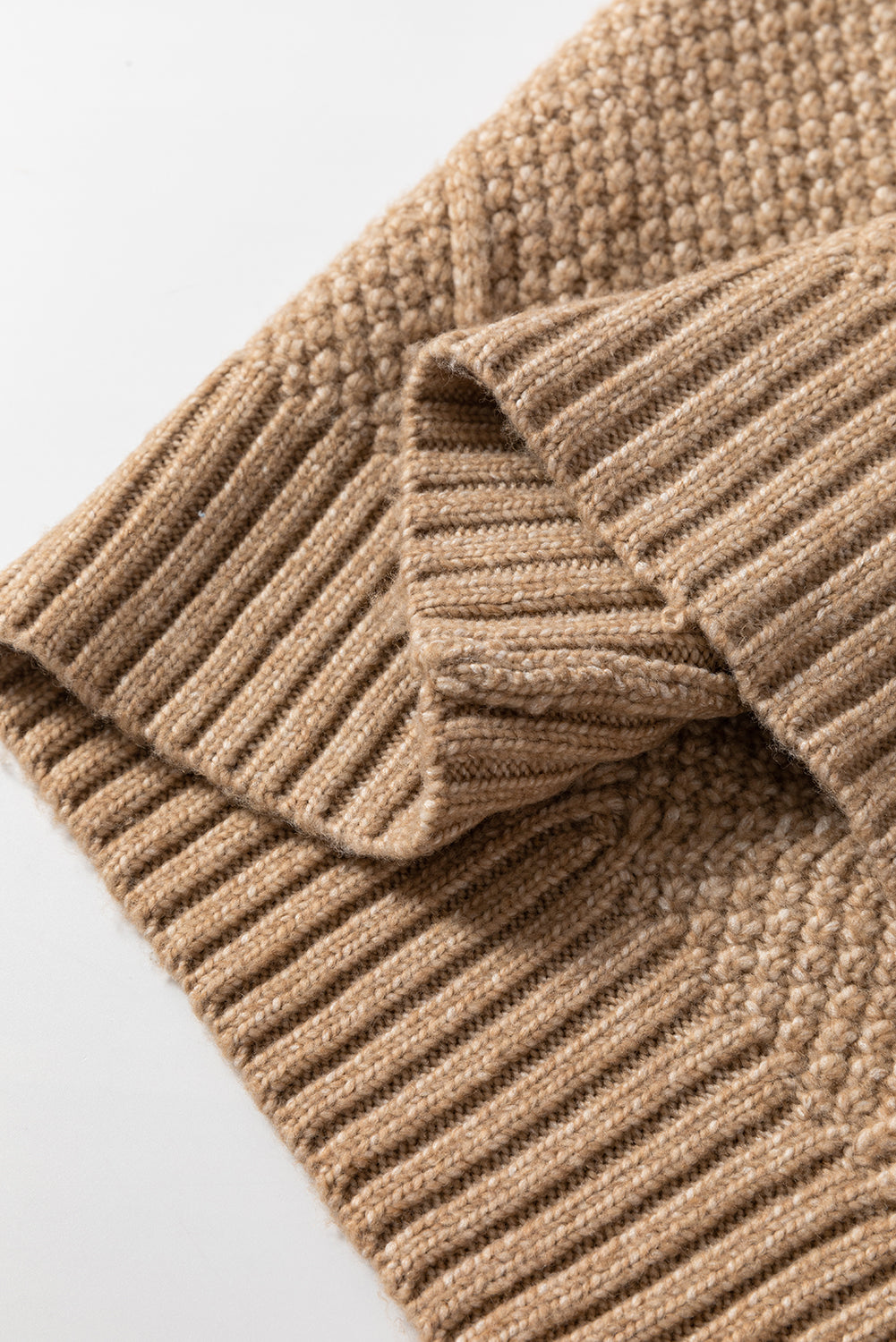 AS | Nieskomplikowany i elegancki sweter zimowy