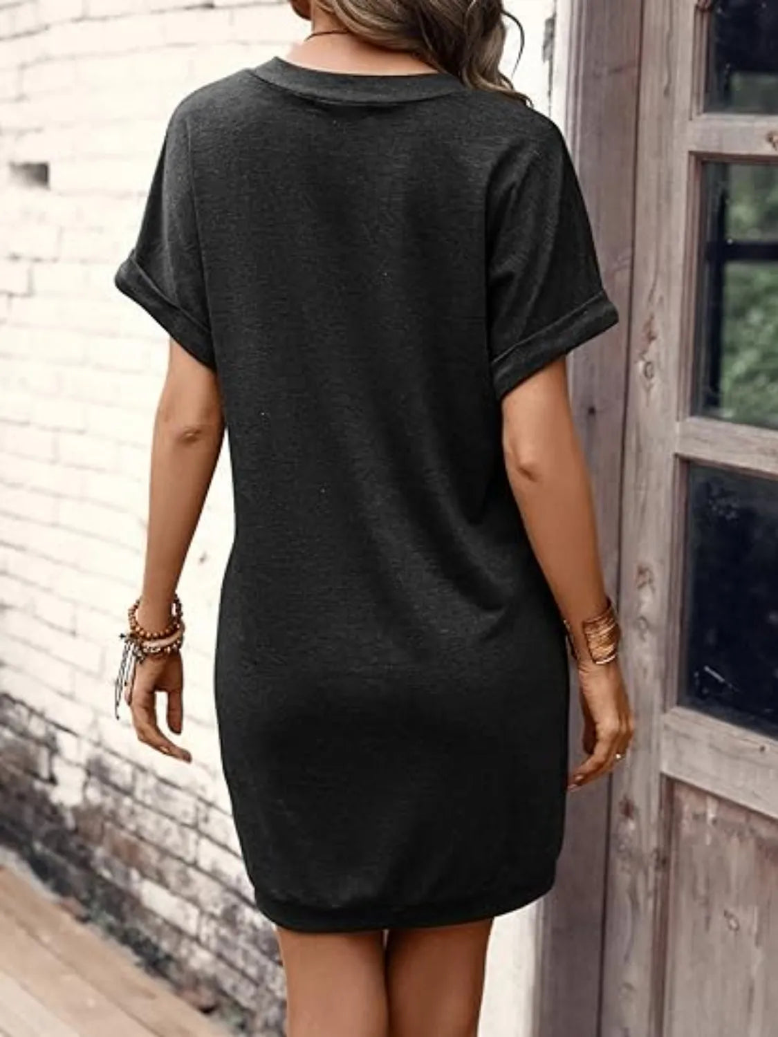 LB | Koszulka mini z krótkim rękawem V-neck