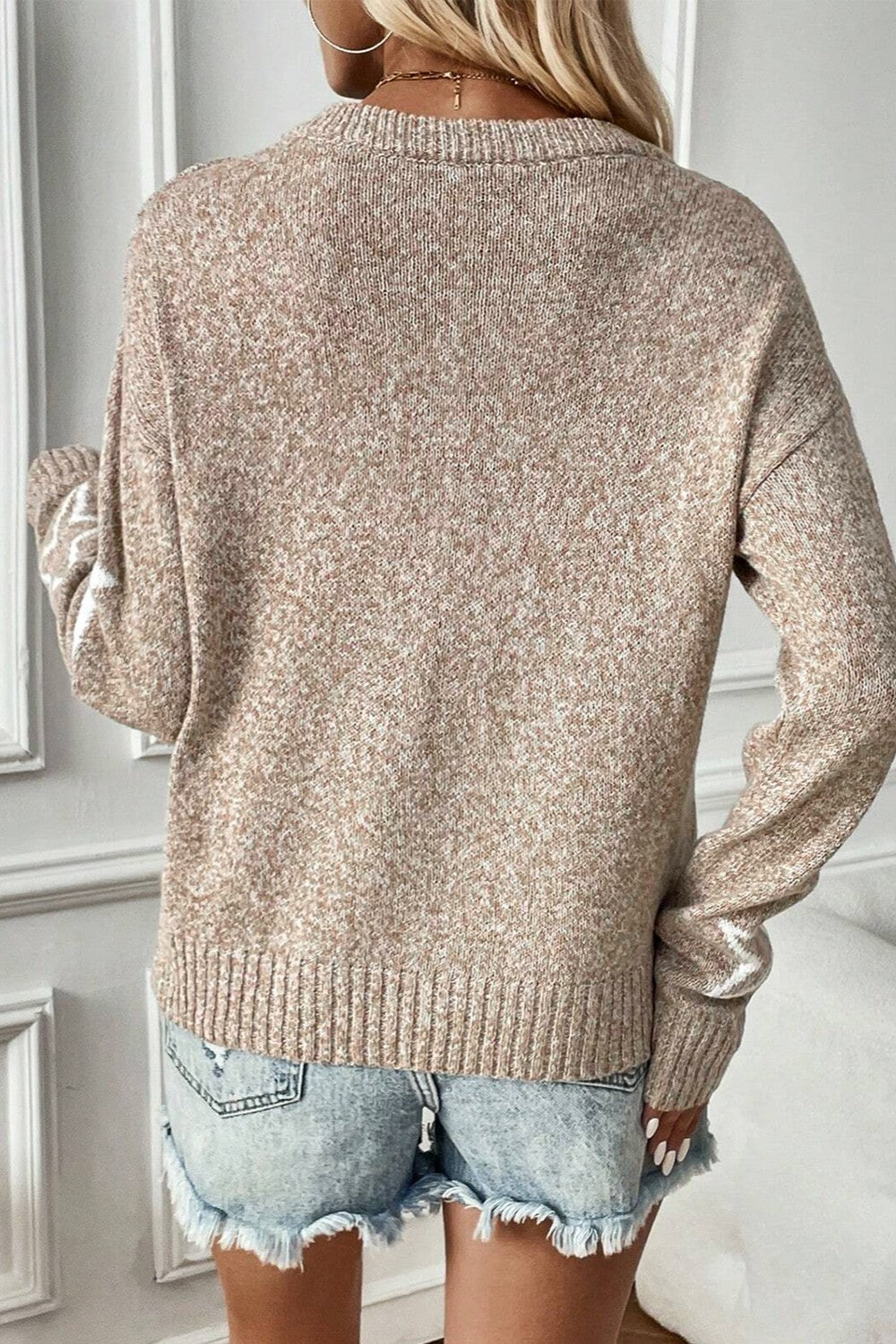 LB | Nieskomplikowany i modny sweter