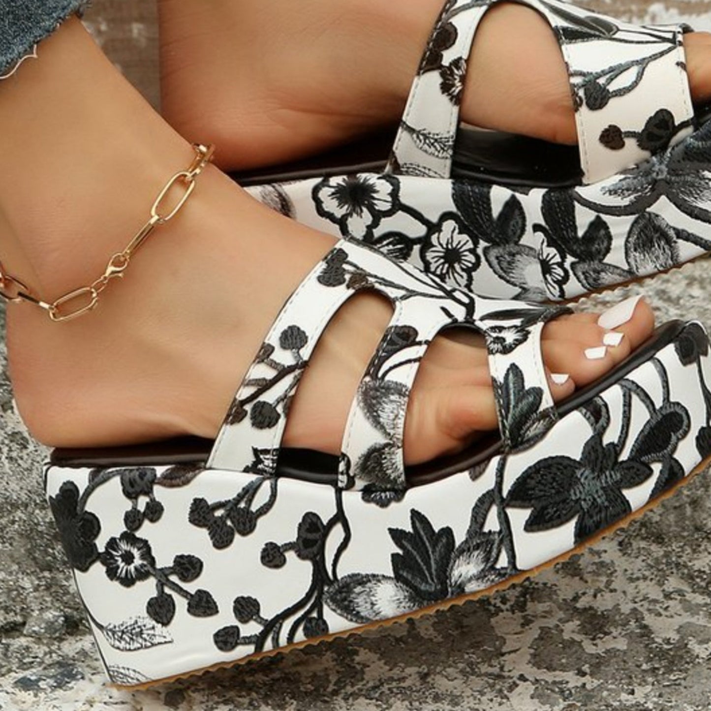 AS | Wycięte kwiatowe sandały peep toe