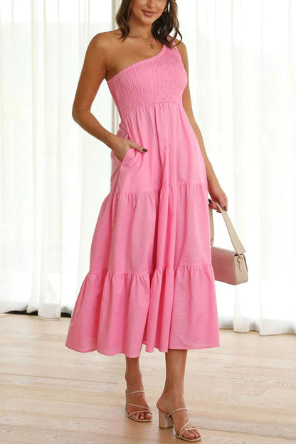 LB | Simply Charmed Smocked One-Shoulder Staggered Midi Dress z kieszeniami