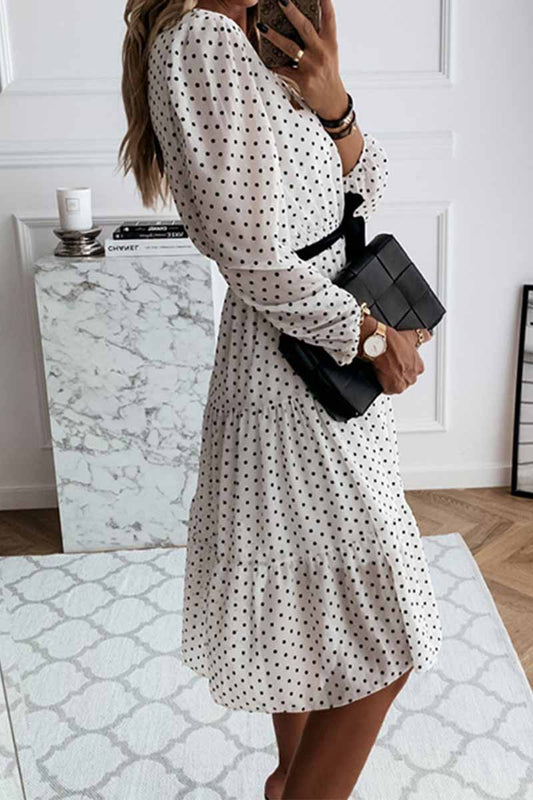 LB | Omyke Elegancka sukienka midi z okrągłym dekoltem w biało czarne kropki