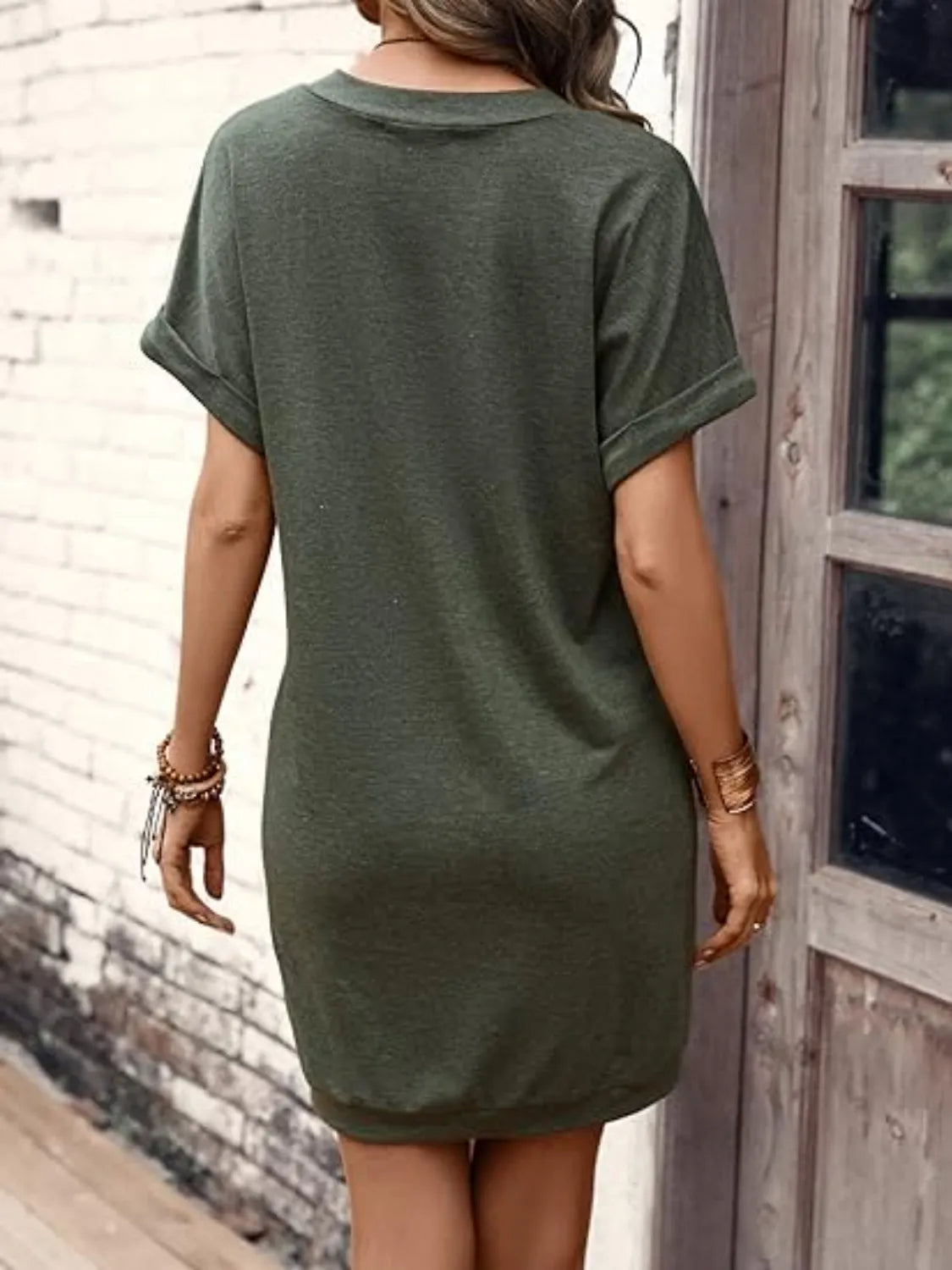 LB | Koszulka mini z krótkim rękawem V-neck