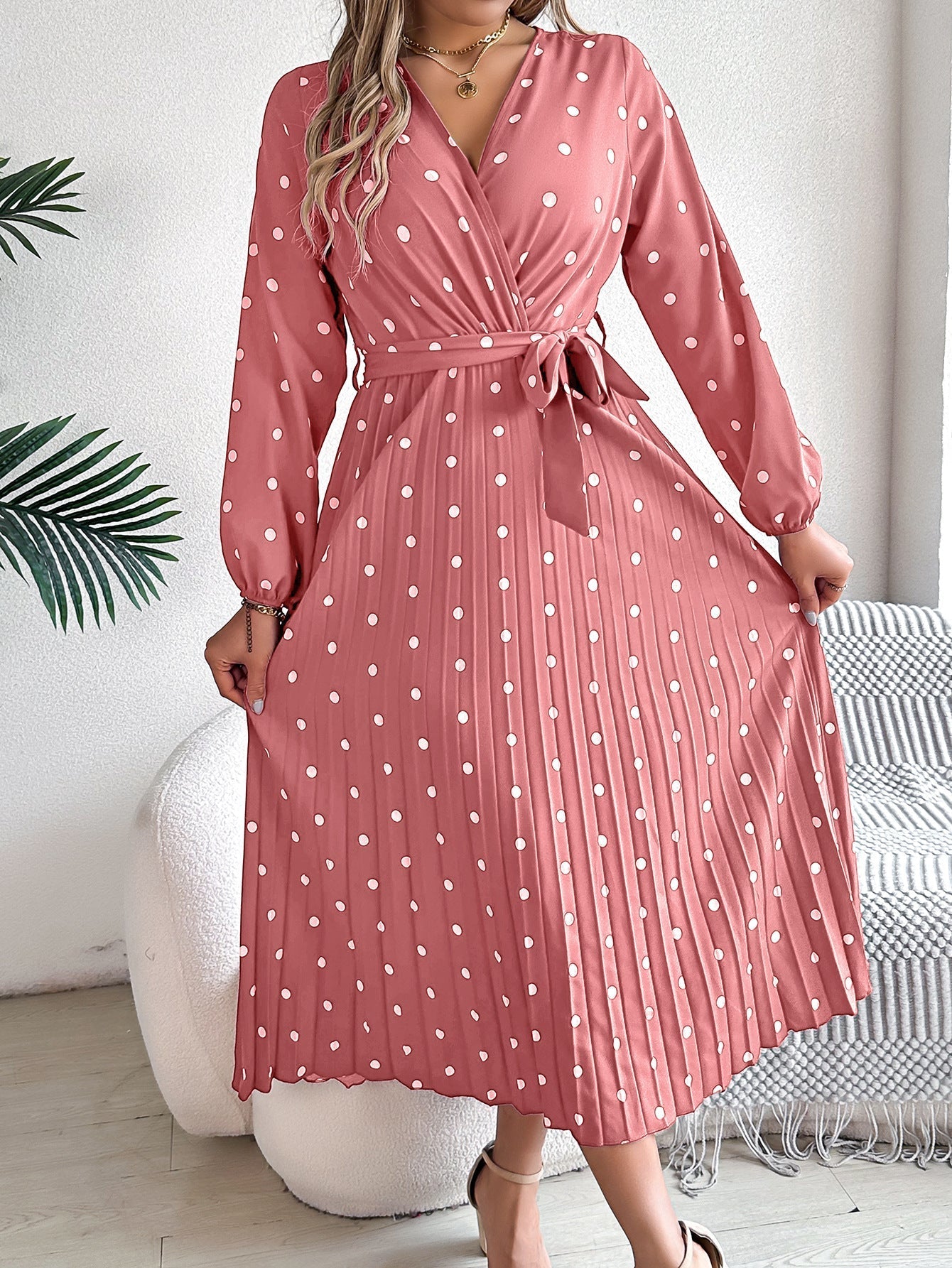 LB | Elegancka kontrastowa sukienka Maxi w kropki z plisowanym dekoltem w serek dla kobiet