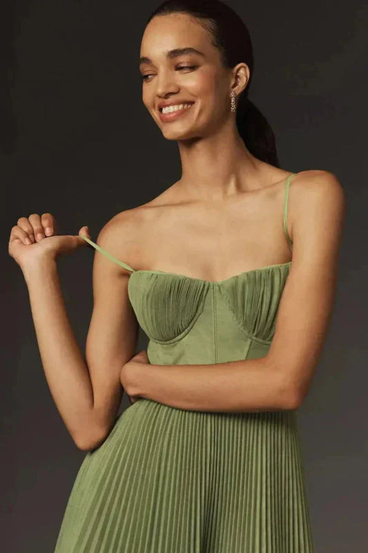 LB | Elegancka plisowana sukienka midi fit & flare