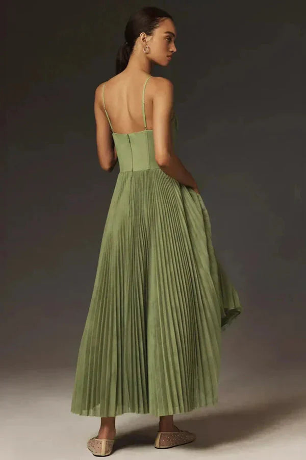 LB | Elegancka plisowana sukienka midi fit & flare