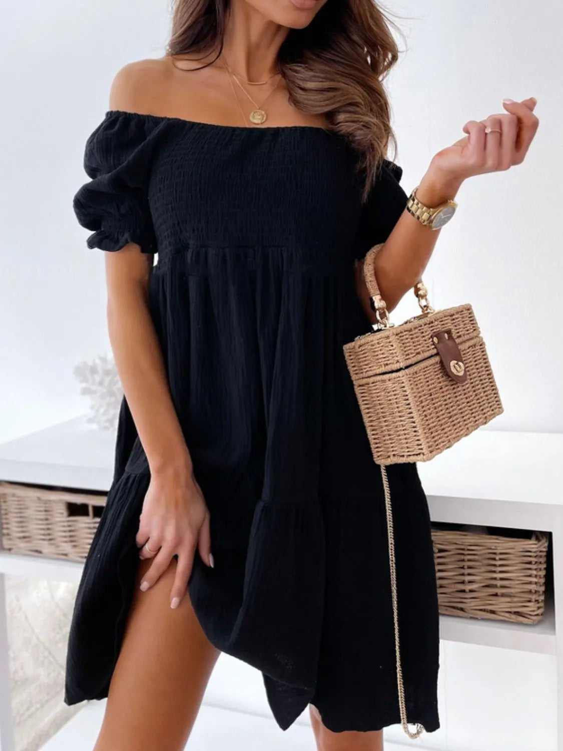 LB | Smocked sukienka mini z odkrytymi ramionami