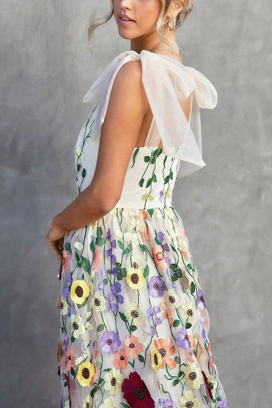 LB | Summertime Blooms Floral Applique Regulowana sukienka midi na ramiączkach