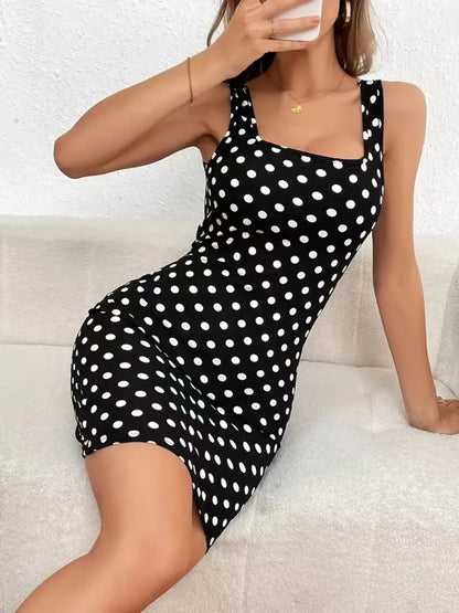 LB | Kontrastowa sukienka mini cami w kropki