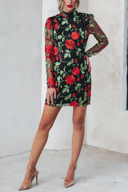 LB | Haftowana sukienka mini z siateczki w kwiaty