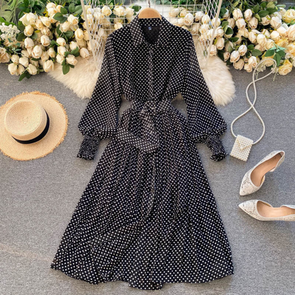 LB | Letnia sukienka maxi w kropki z plisowanymi detalami