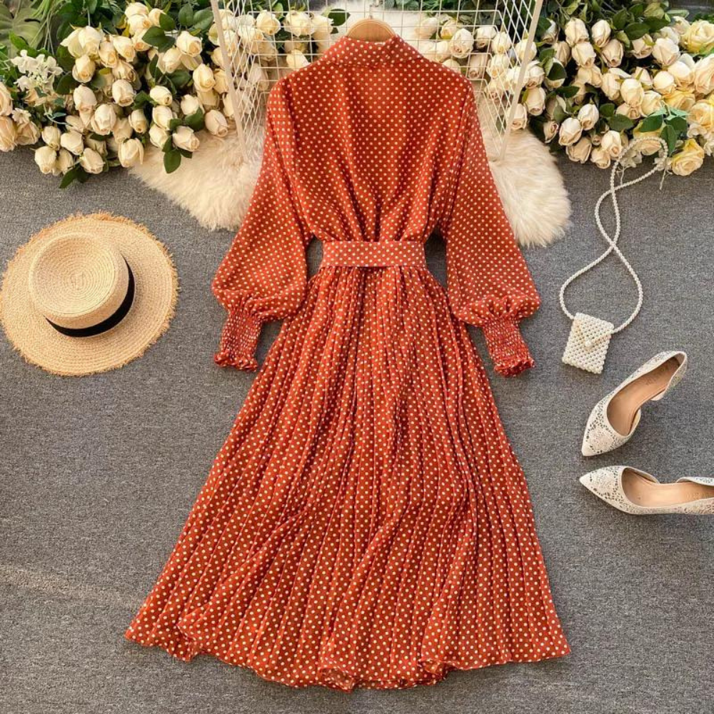 LB | Letnia sukienka maxi w kropki z plisowanymi detalami