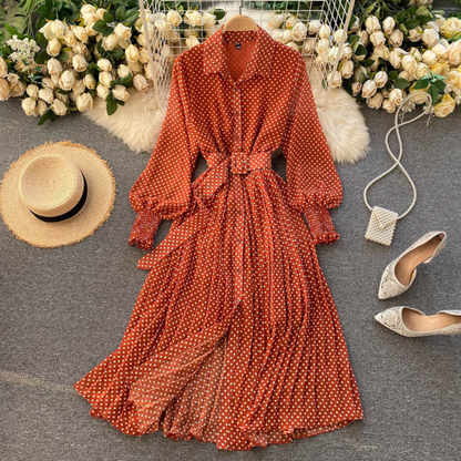 LB | Letnia sukienka maxi w kropki z plisowanymi detalami