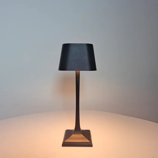 PowerGlow - kwadratowa lampa stołowa USB